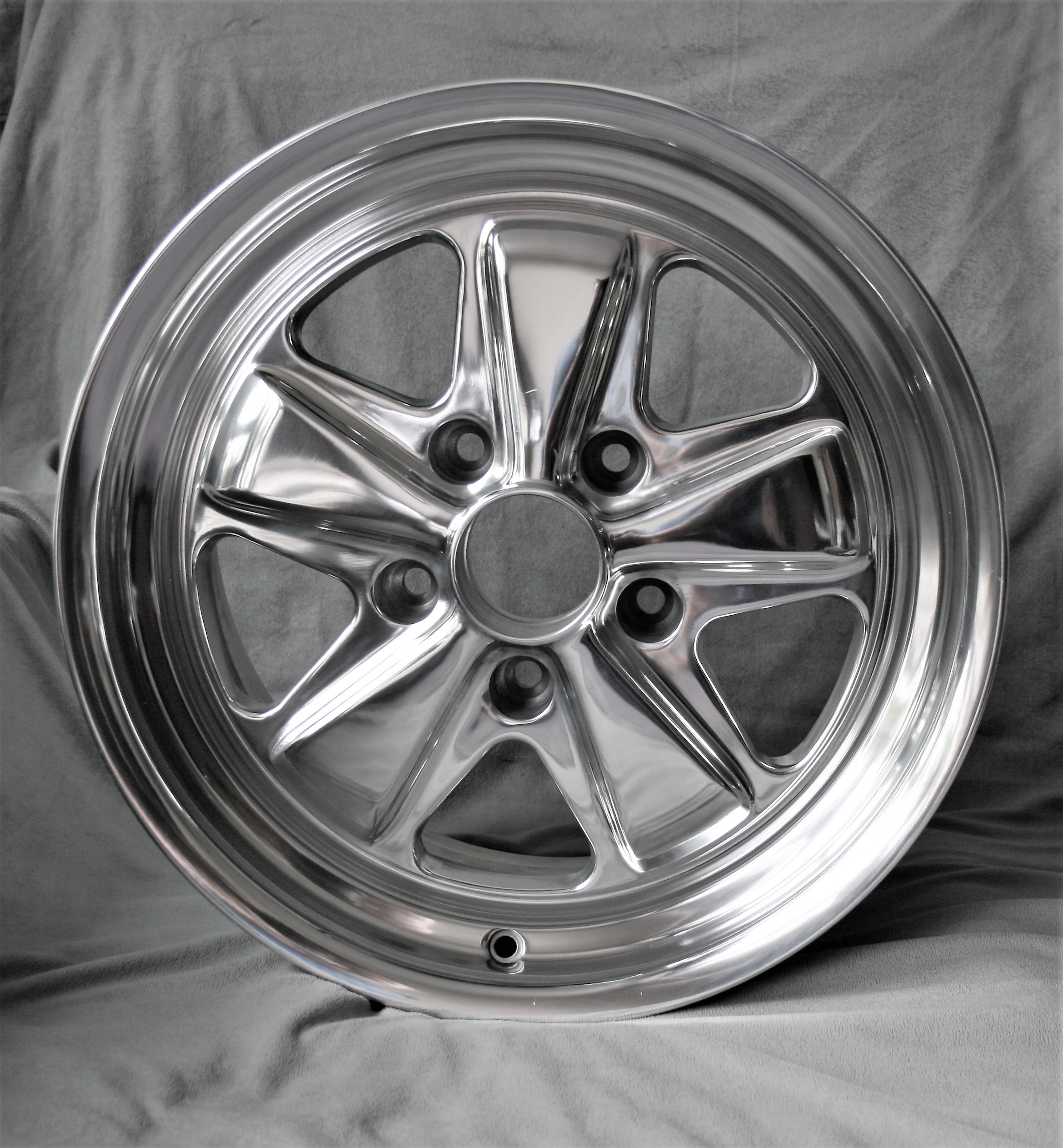 4x 5 Speiche, 9x17 vollpoliert + KM4S Hutmuttern