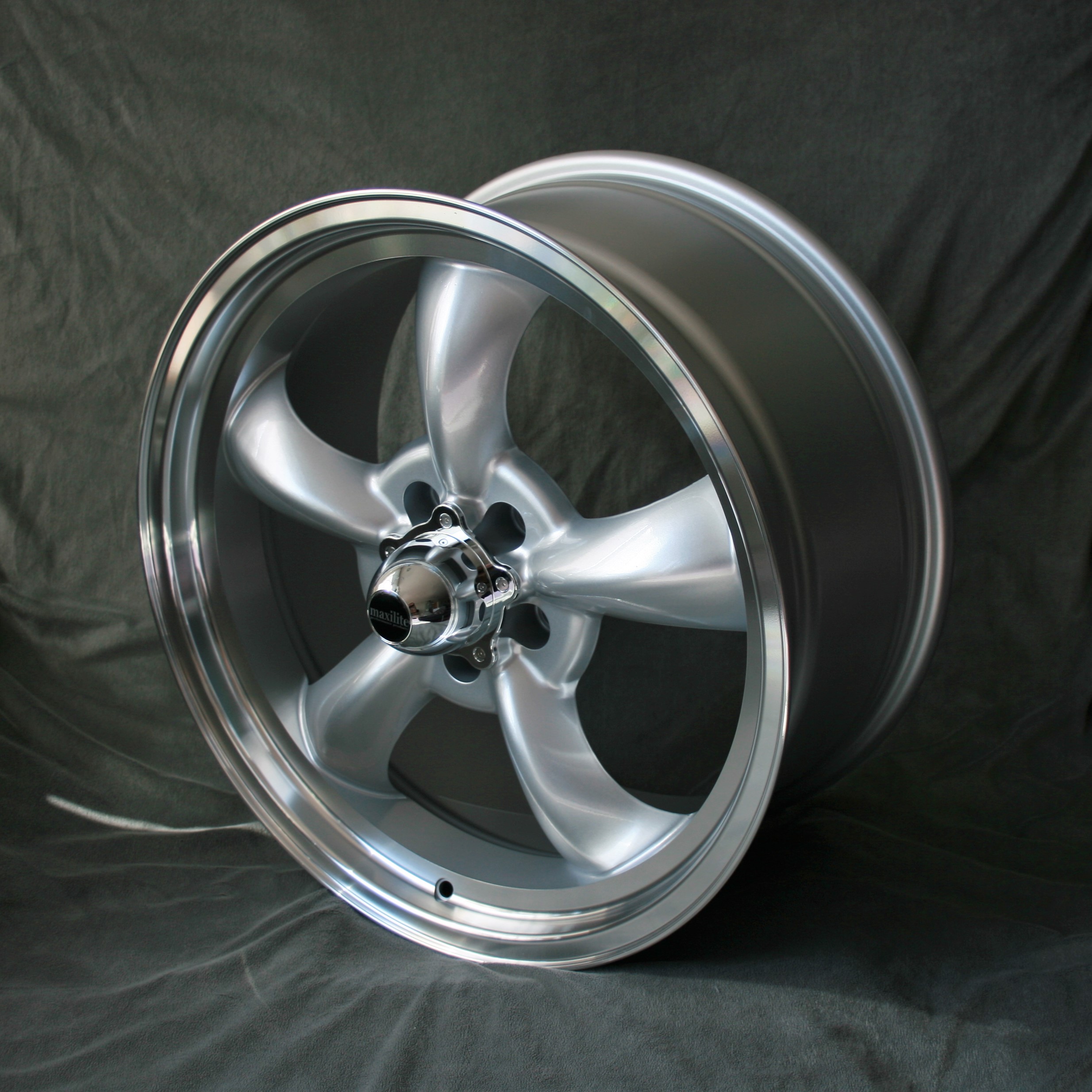 Torque Thrust Style, 9x19 silber/glanzgedreht Ford Mustang LAE