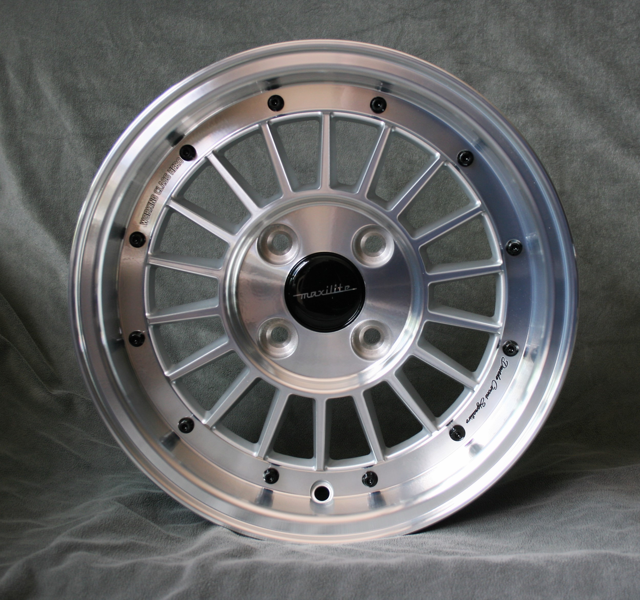 4x Working Class Hero, 5.5x13 + KM3 Radmuttern