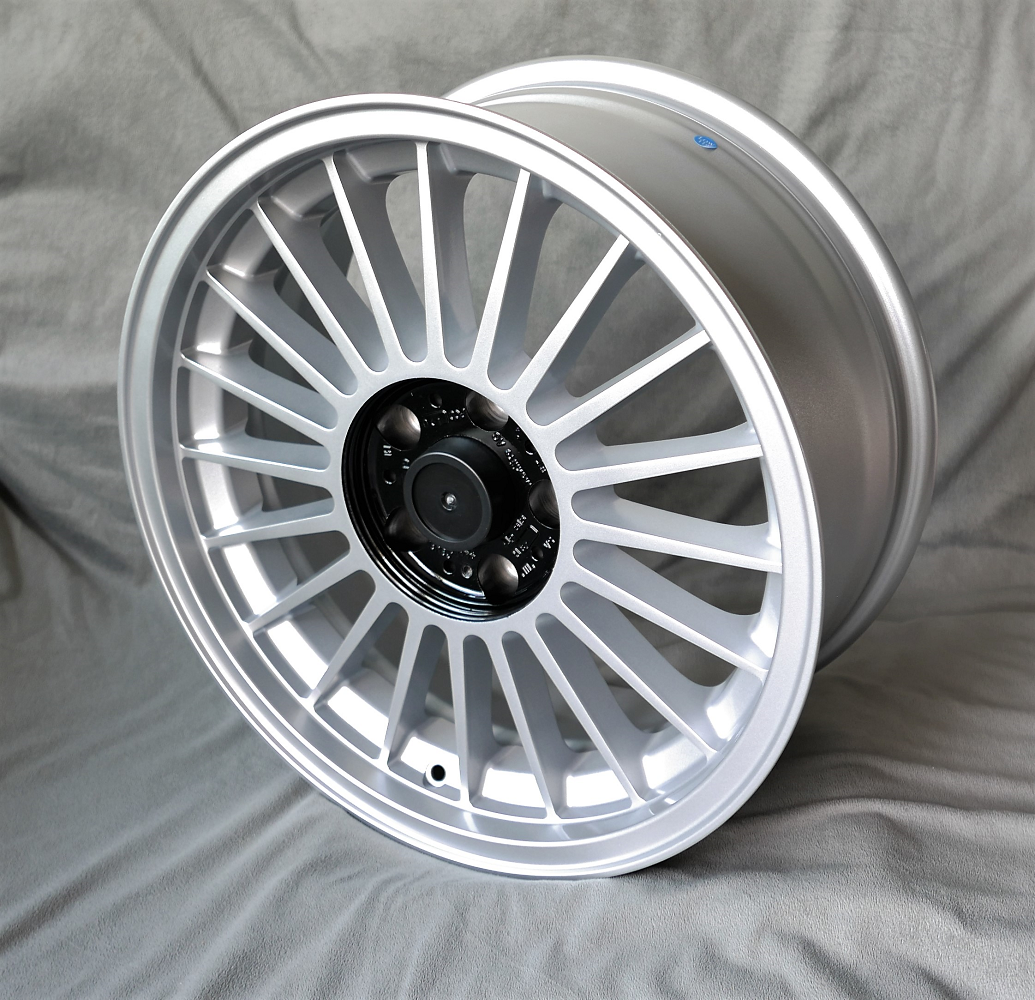 4x Spoke Style, 8x18 + KB2 Radschrauben