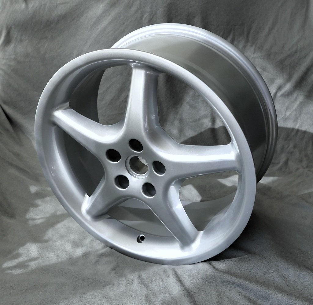 4x Maranello Style, 8,5x18 + KB4 Radschrauben